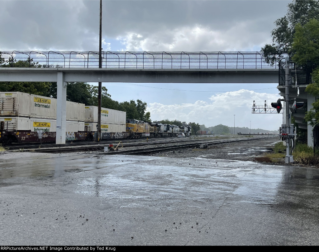 NS 4035, NS 4114, CSX 5280 & UP 7236